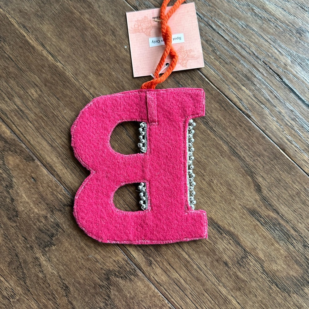 Felt Letter B Ornament /Present Topper - Picture 2 of 4